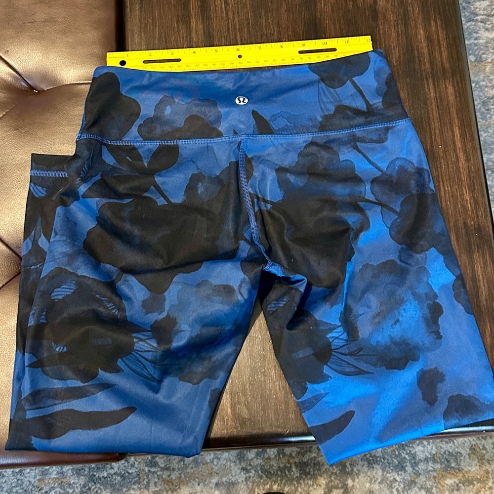 Lululemon Blue and Black Floral Leggings